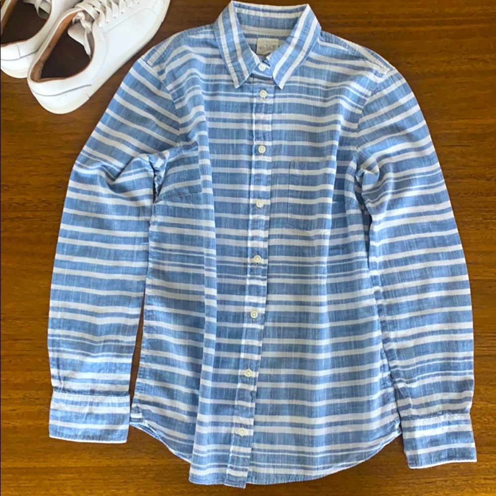 ⚡️ 5/$10 J Crew Striped Gauze Boy Stripped Shirt XSP